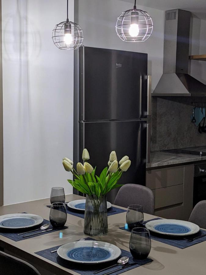 סקופיה Sky Side Luxury Condo מראה חיצוני תמונה