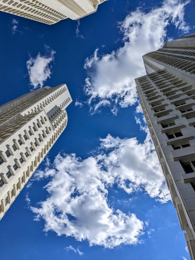 סקופיה Sky Side Luxury Condo מראה חיצוני תמונה